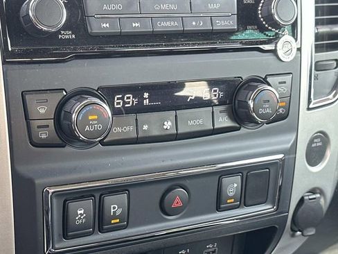 Used 2020 Nissan Titan SV w/ SV Convenience Package image 28