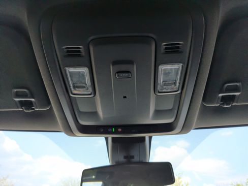 Used 2022 GMC Yukon SLE w/ Max Trailering Package image 30