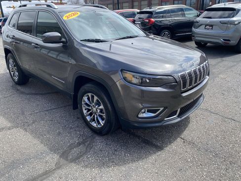 Used 2020 Jeep Cherokee Latitude Plus w/ Cold Weather Group image 13