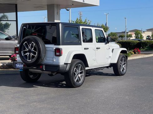 Used 2024 Jeep Wrangler Unlimited AWD/4WD image 10