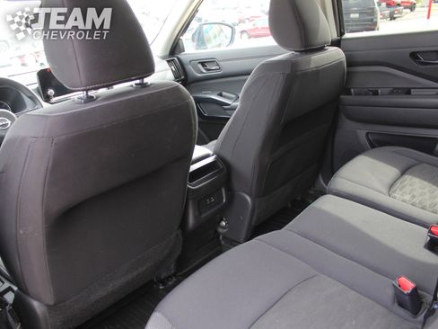 Used 2023 Nissan Pathfinder S image 20