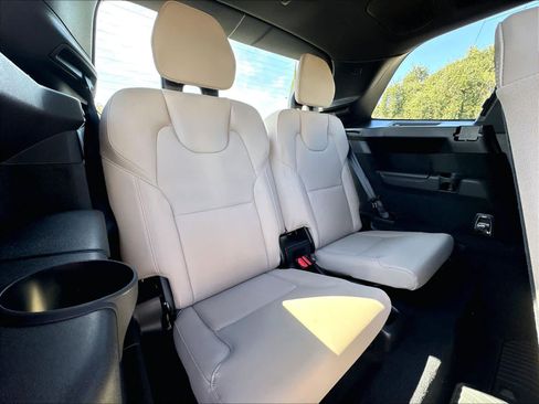 New 2026 Volvo XC90 T8 Plus w/ Protection Package Premier AWD/4WD image 28