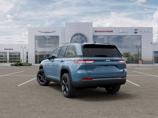 New 2026 Jeep Grand Cherokee Limited w/ Limited Altitude Package AWD/4WD video 3