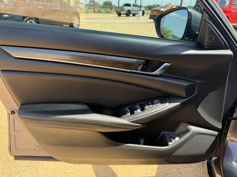 Used 2020 Honda Accord Sport image 16