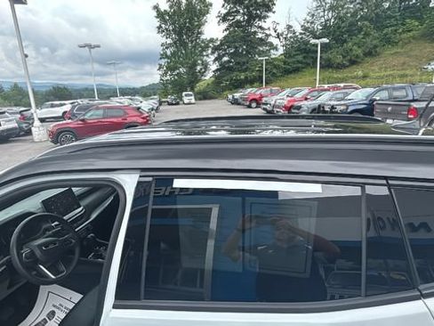 Used 2025 Jeep Compass Trailhawk AWD/4WD image 22