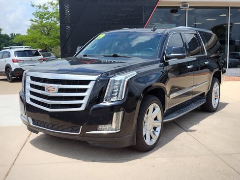 Used 2019 Cadillac Escalade ESV Luxury AWD/4WD image 1