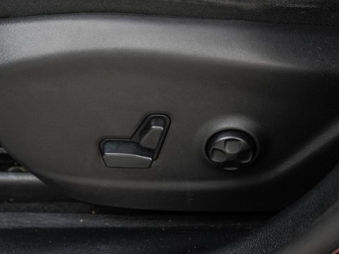 Used 2019 Jeep Cherokee Limited AWD/4WD image 25