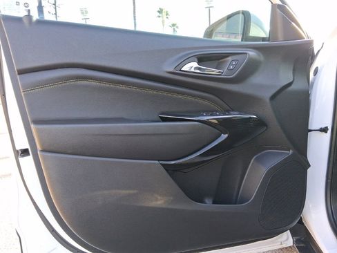 Used 2025 Chevrolet Trax LT w/ Driver Confidence Package image 14