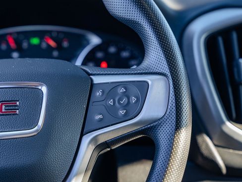 Used 2024 GMC Terrain SLE w/ Driver Convenience Package image 27