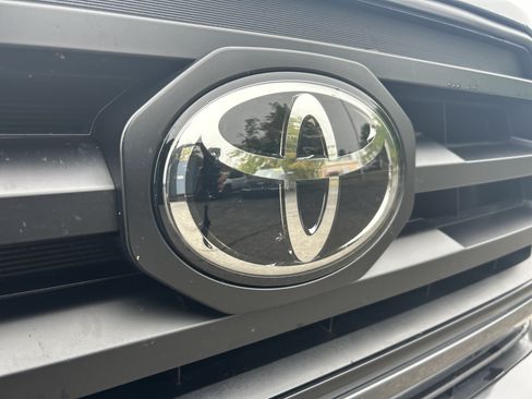 Used 2021 Toyota Tacoma SR AWD/4WD image 22