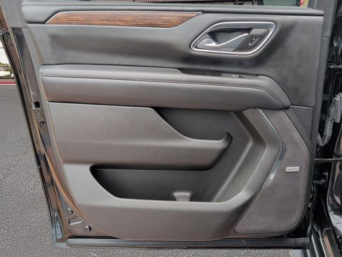 Used 2022 Chevrolet Suburban High Country AWD/4WD image 24