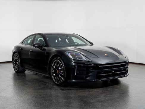 Used 2025 Porsche Panamera 4 image 4