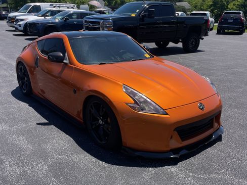 Used 2010 Nissan 370Z Touring w/ Sport Pkg RWD image 5