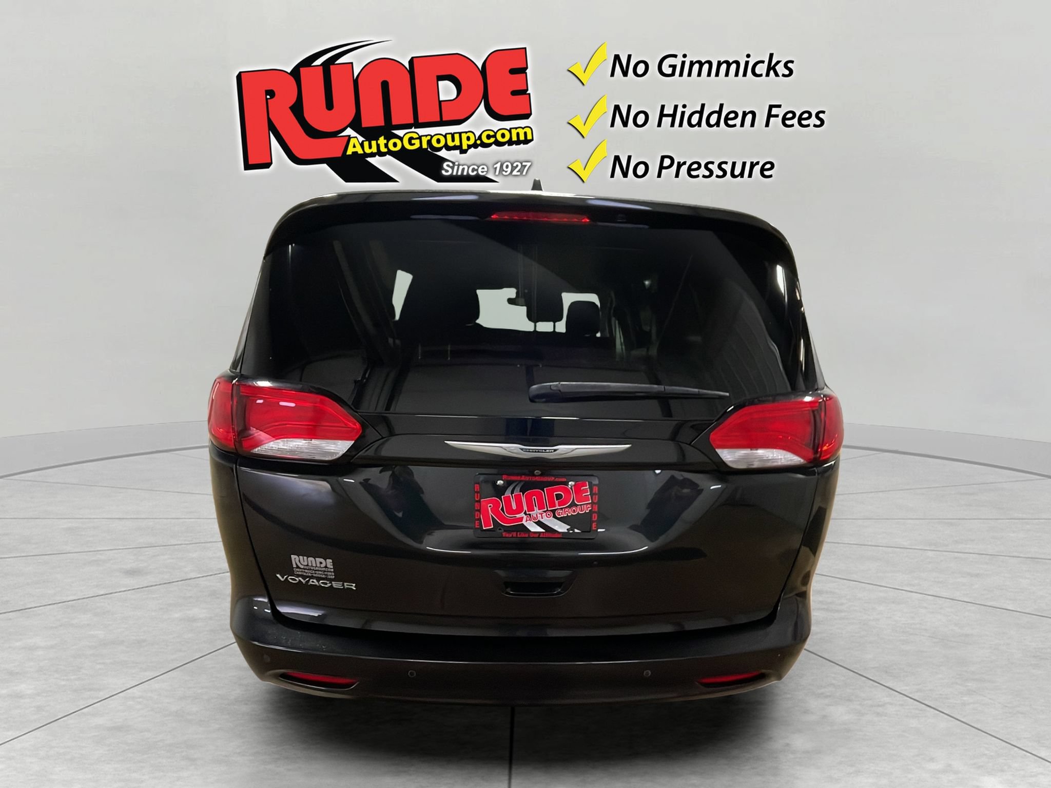 Used 2021 Chrysler Voyager L FWD image 7