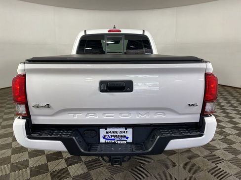 Used 2023 Toyota Tacoma SR AWD/4WD image 7