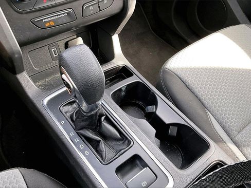 Used 2019 Ford Escape SE image 29