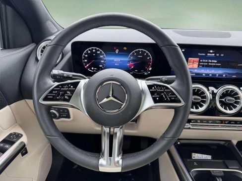 Certified 2026 Mercedes-Benz GLA 250 4MATIC image 10