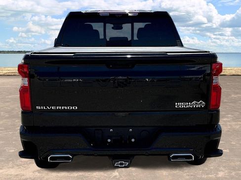 Used 2023 Chevrolet Silverado 1500 High Country AWD/4WD image 8