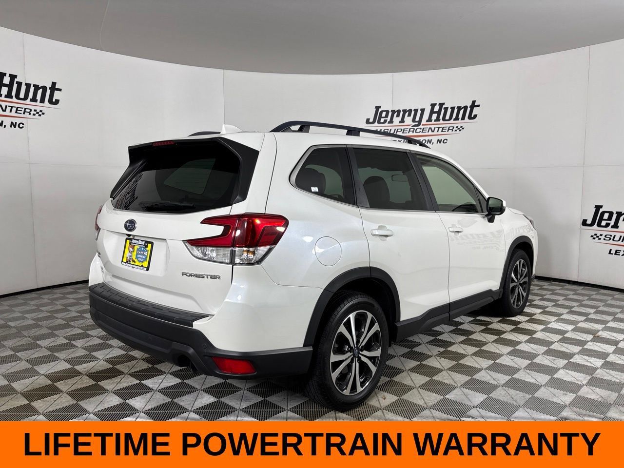 Used 2023 Subaru Forester Limited AWD/4WD image 6
