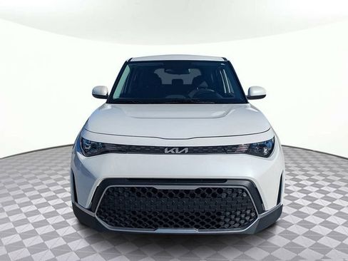 Used 2025 Kia Soul LX image 8