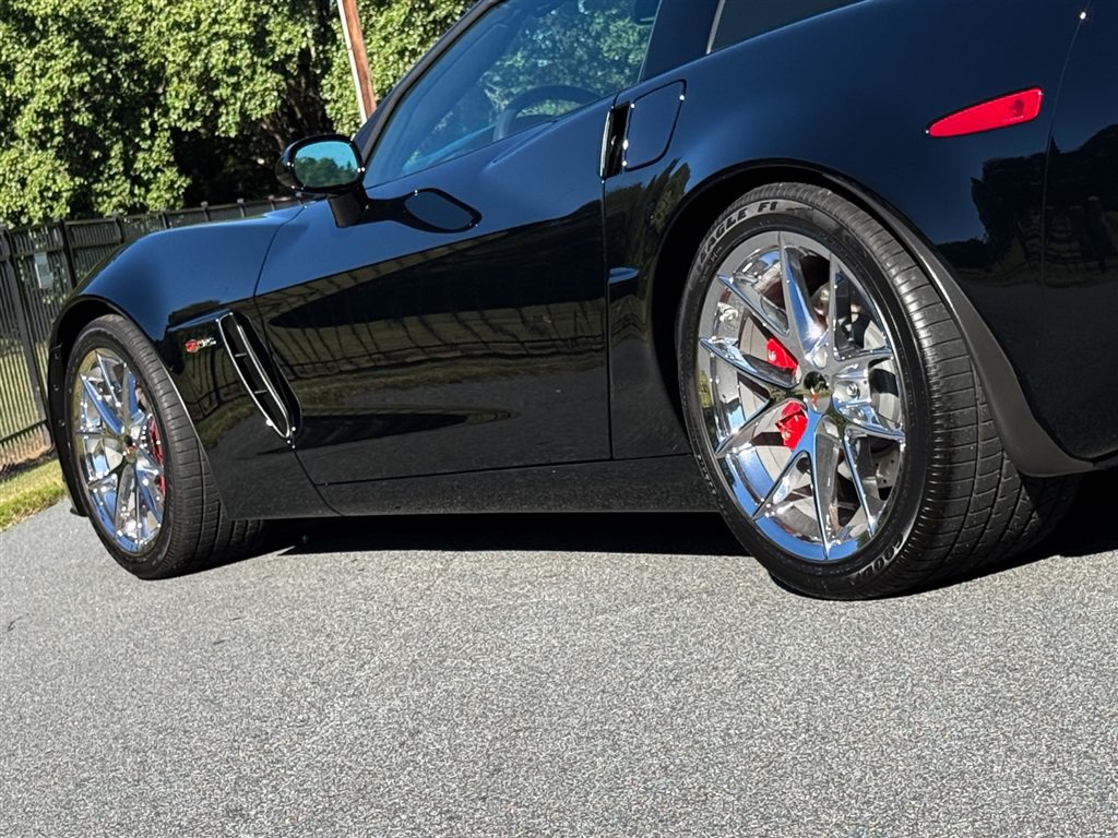 Used 2010 Chevrolet Corvette Z06 w/ Preferred Equipment Group RWD image 30