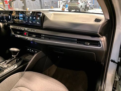 Used 2025 Kia K4 EX image 13