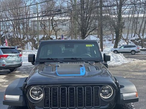 Used 2024 Jeep Wrangler Unlimited Rubicon 4xe image 19