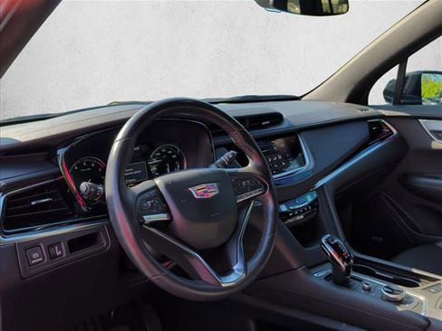 Used 2024 Cadillac XT6 Luxury FWD image 9