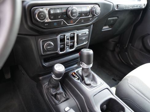 Used 2023 Jeep Wrangler Unlimited w/ Cold Weather Group AWD/4WD image 25