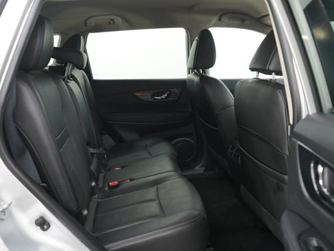 Used 2016 Nissan Rogue SL AWD/4WD image 12