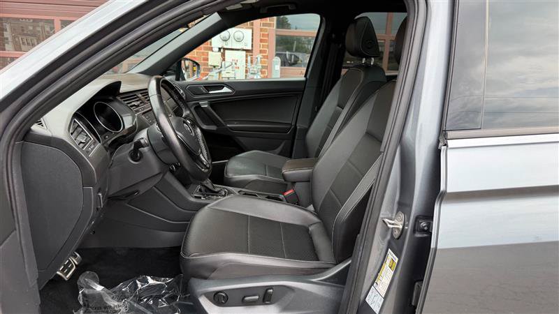 Used 2021 Volkswagen Tiguan SE R-Line AWD/4WD image 30