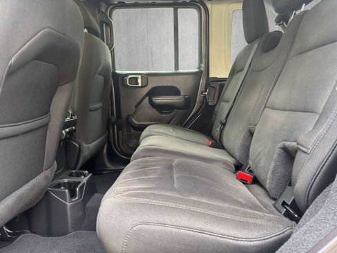 Used 2021 Jeep Wrangler Unlimited Sport image 16