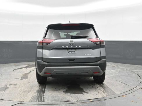 Used 2023 Nissan Rogue SV image 11