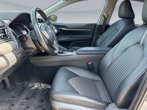 Used 2019 Toyota Camry SE image 19