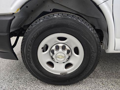 Used 2020 Chevrolet Express 2500 w/ Driver Convenience Package RWD image 26