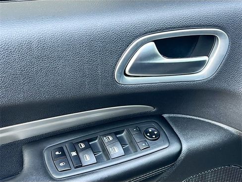 Used 2020 Dodge Durango SXT image 18