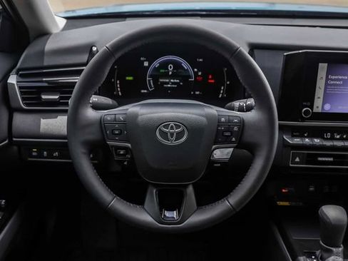 Used 2025 Toyota Camry LE w/ Convenience Package AWD/4WD image 27