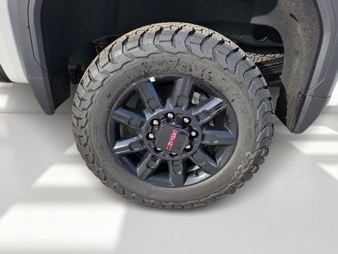 New 2026 GMC Sierra 2500 AT4 w/ AT4 Premium Plus Package image 6