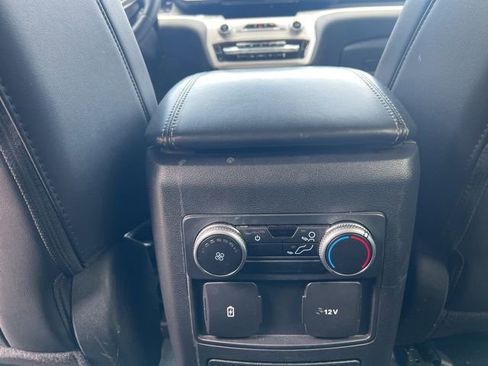 Used 2023 Ford Explorer XLT w/ Equipment Group 202A AWD/4WD image 19