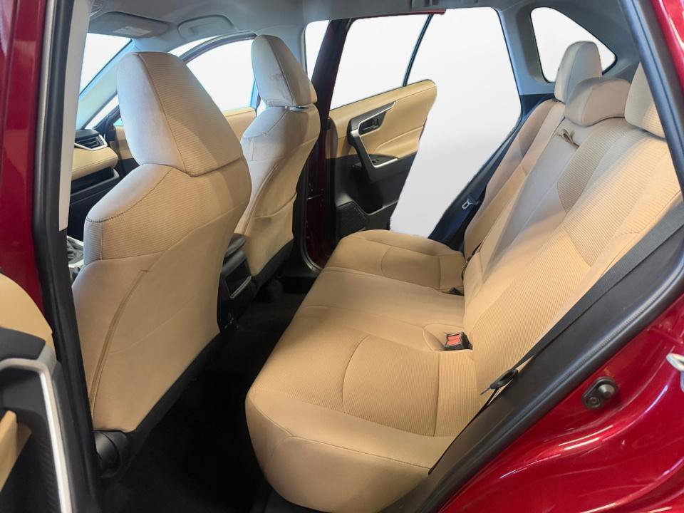 Certified 2021 Toyota RAV4 LE AWD/4WD image 16