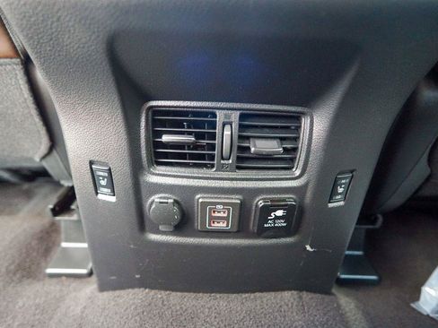 Used 2019 Nissan Titan Platinum Reserve w/ Platinum Utility Package AWD/4WD image 16