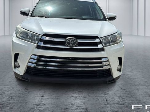 Used 2018 Toyota Highlander Limited Platinum AWD/4WD image 8
