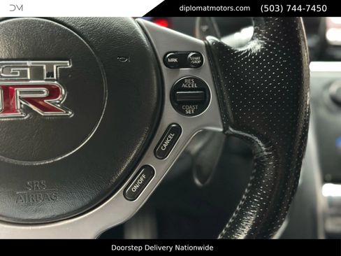 Used 2009 Nissan GT-R Premium image 34