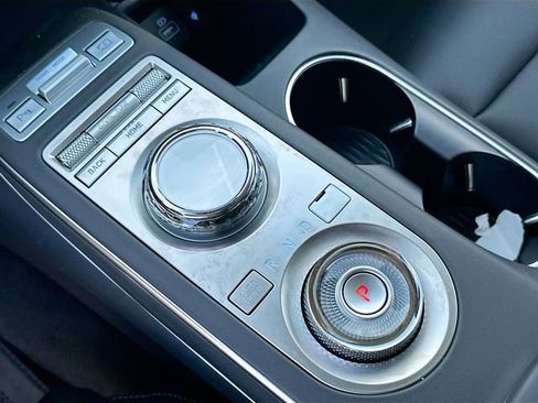 Certified 2025 Genesis GV70 2.5T Select w/ Select Package image 14