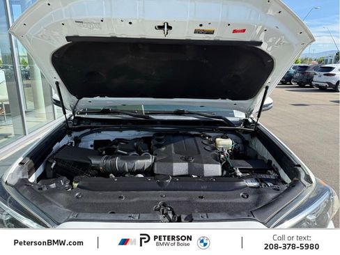 Used 2018 Toyota 4Runner TRD Off-Road Premium AWD/4WD image 30