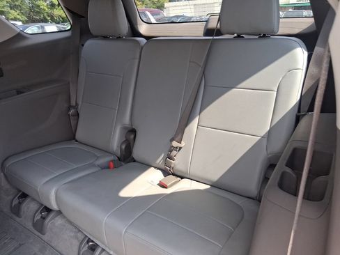Used 2018 Chevrolet Traverse Premier w/ Driver Confidence II Package FWD image 17