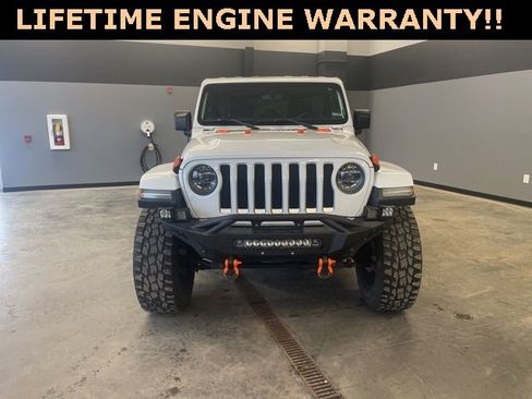 Used 2018 Jeep Wrangler Unlimited Sahara image 3