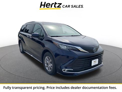 Used 2024 Toyota Sienna XLE FWD image 1
