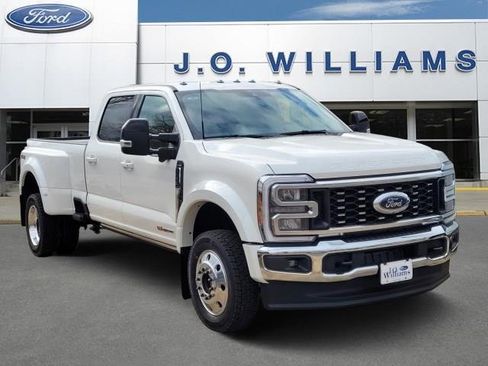 New 2026 Ford F450 Lariat w/ FX4 Off-Road Package image 1