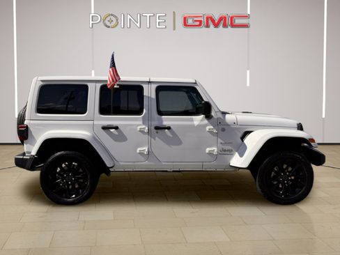 Used 2024 Jeep Wrangler Sahara image 7